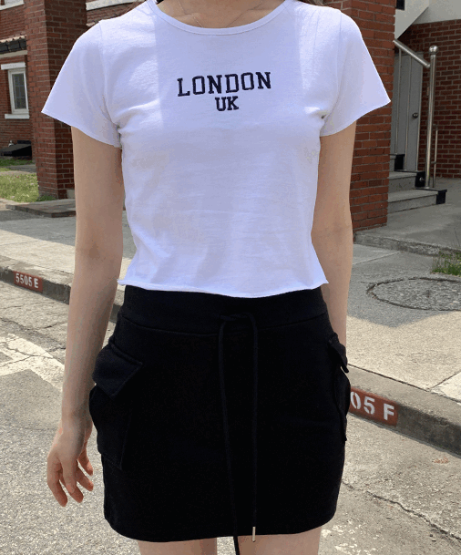 런던 크롭 티셔츠